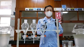 Ekstraksi dengan corong pisah